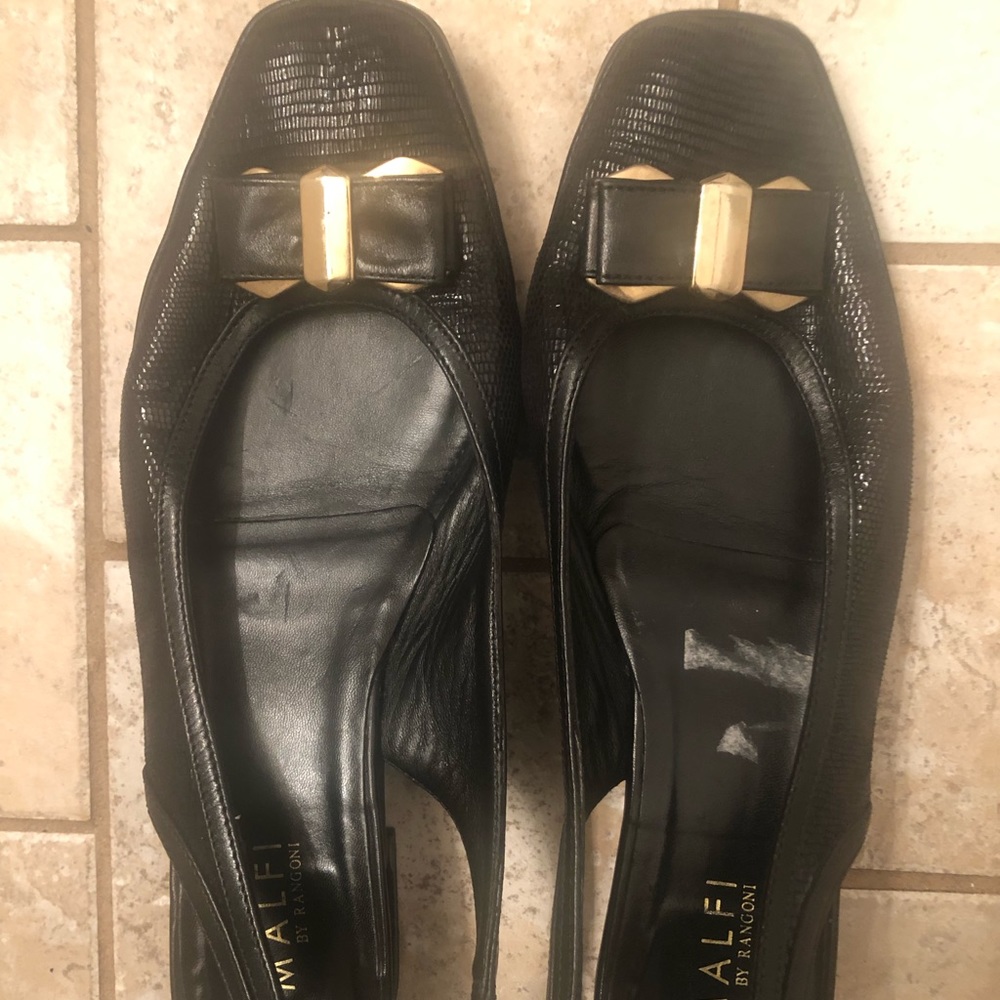 Fabulous black bow shoes -2 in heel!